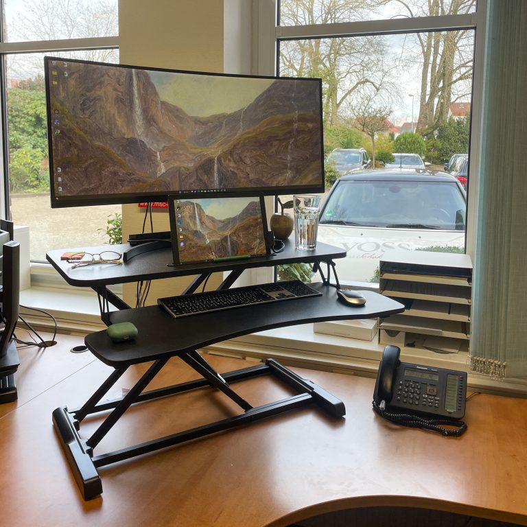 customer-standing-desk.jpg